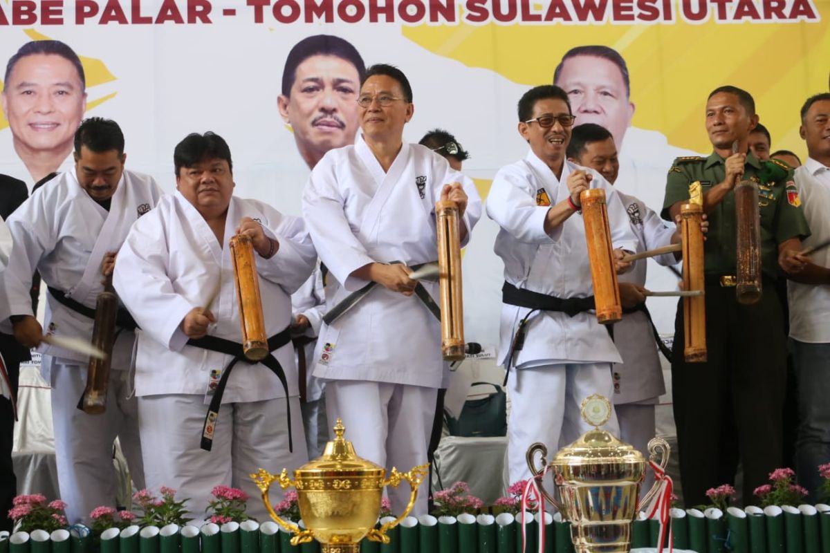 Ratusan Karateka bertarung di Kejuaraan "Kajati Sulut Cup"