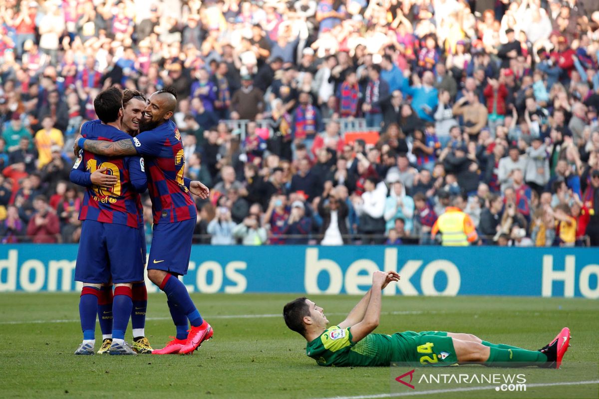 Barcelona gulung Eibar 5-0, Lionel Messi borong caturgol