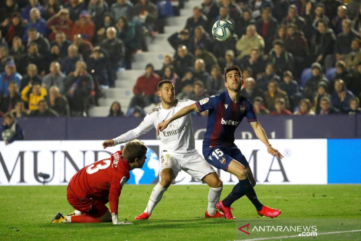 Real Madrid gagal ke puncak, tersandung 0-1 di kandang Levante