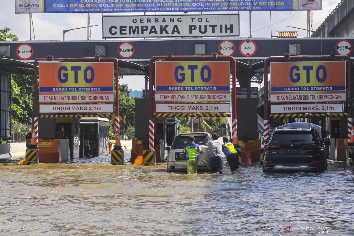 12 lintasan tol di Jakarta terendam banjir. Ini kedalamannya