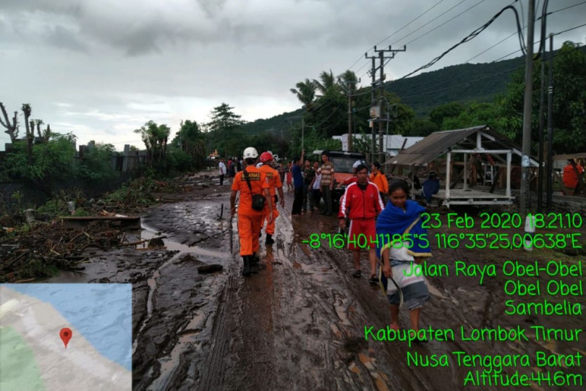Tanggul jebol, banjir bandang terjang Sambelia Lombok Timur