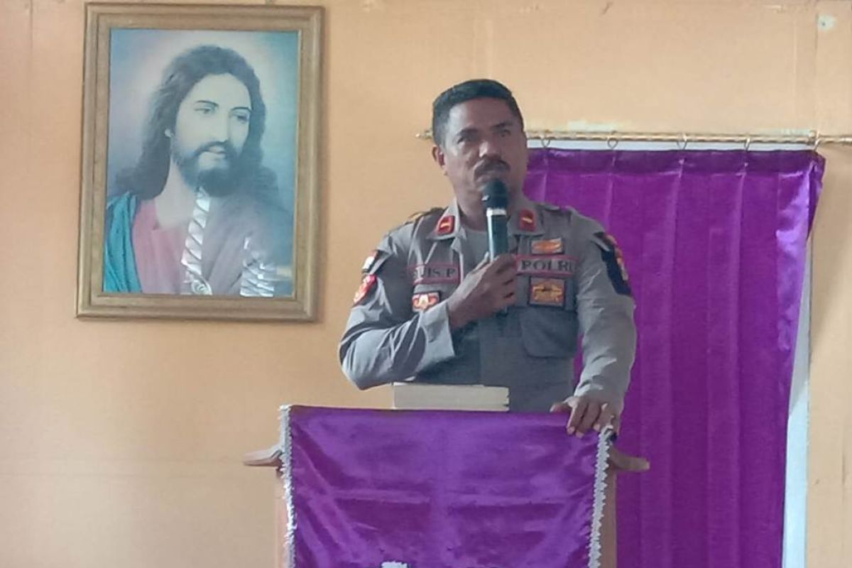 Polisi ajak jemaat Ebenheazer Kampung Tomer jaga kerukunan beragama di Merauke