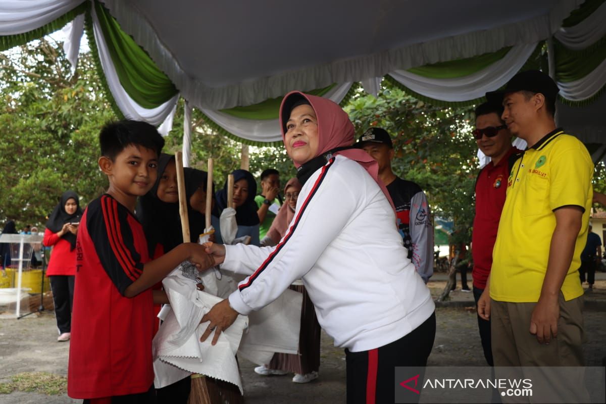 Pemerintah Kabupaten Bangka gelar aksi bersih sampah