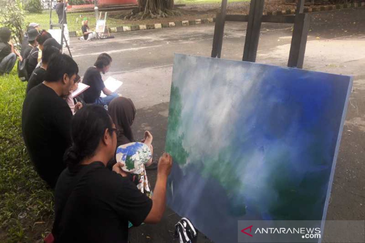 Puluhan seniman melukis bersama "Jiwa tak terbatas" di Temanggung