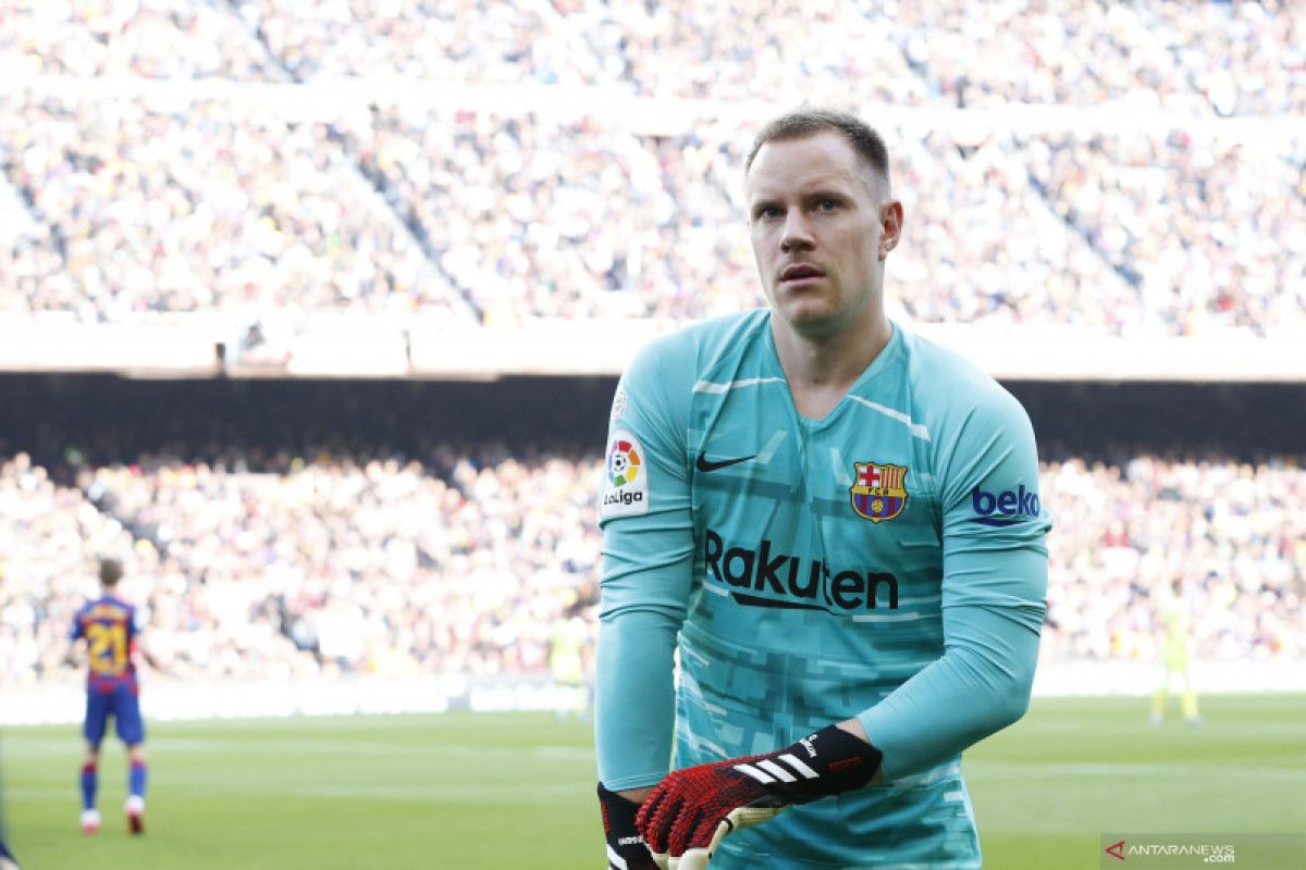 Ter Stegen tak ingin terburu-buru perpanjang kontrak di Barcelona