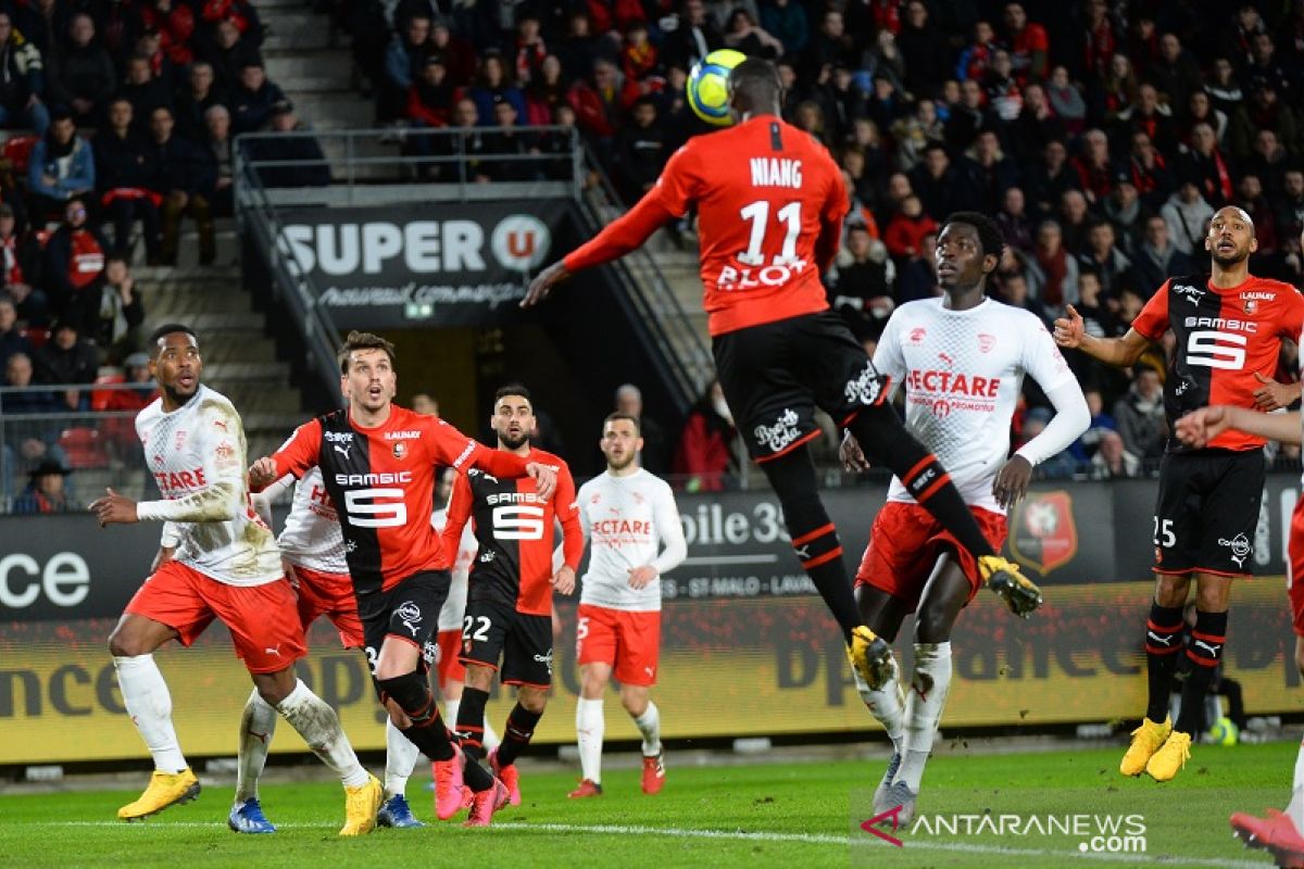 M'Baye Niang antar Rennes kembali amankan posisi ketiga