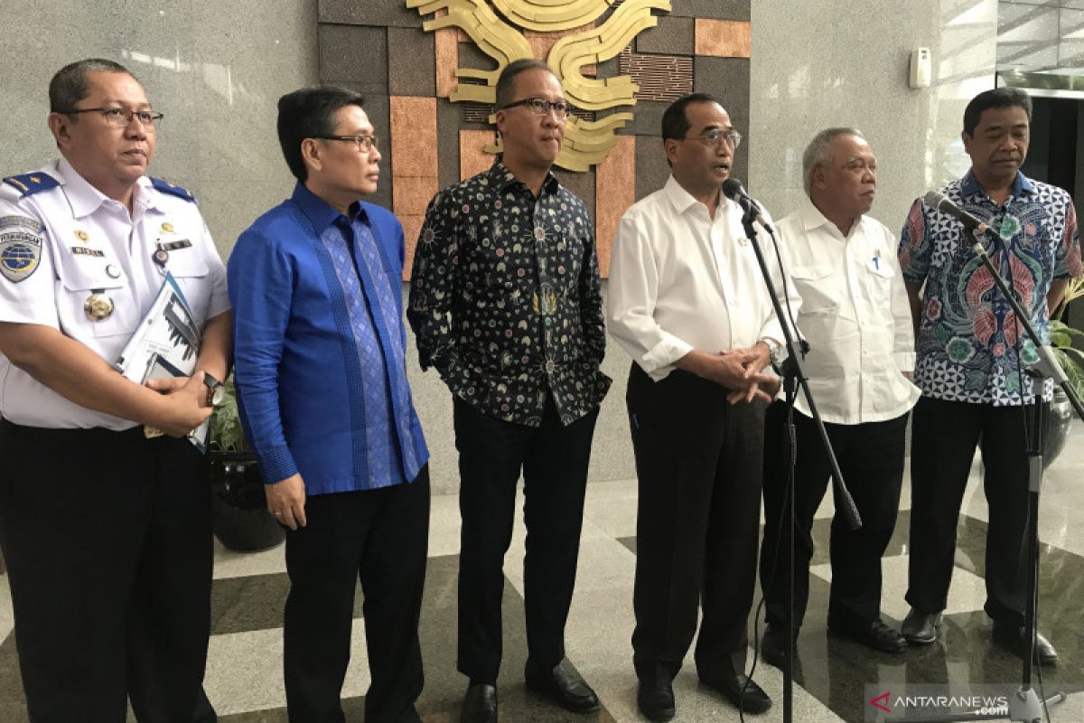 Pemerintah sepakat larangan truk kelebihan muatan mundur hingga 2023