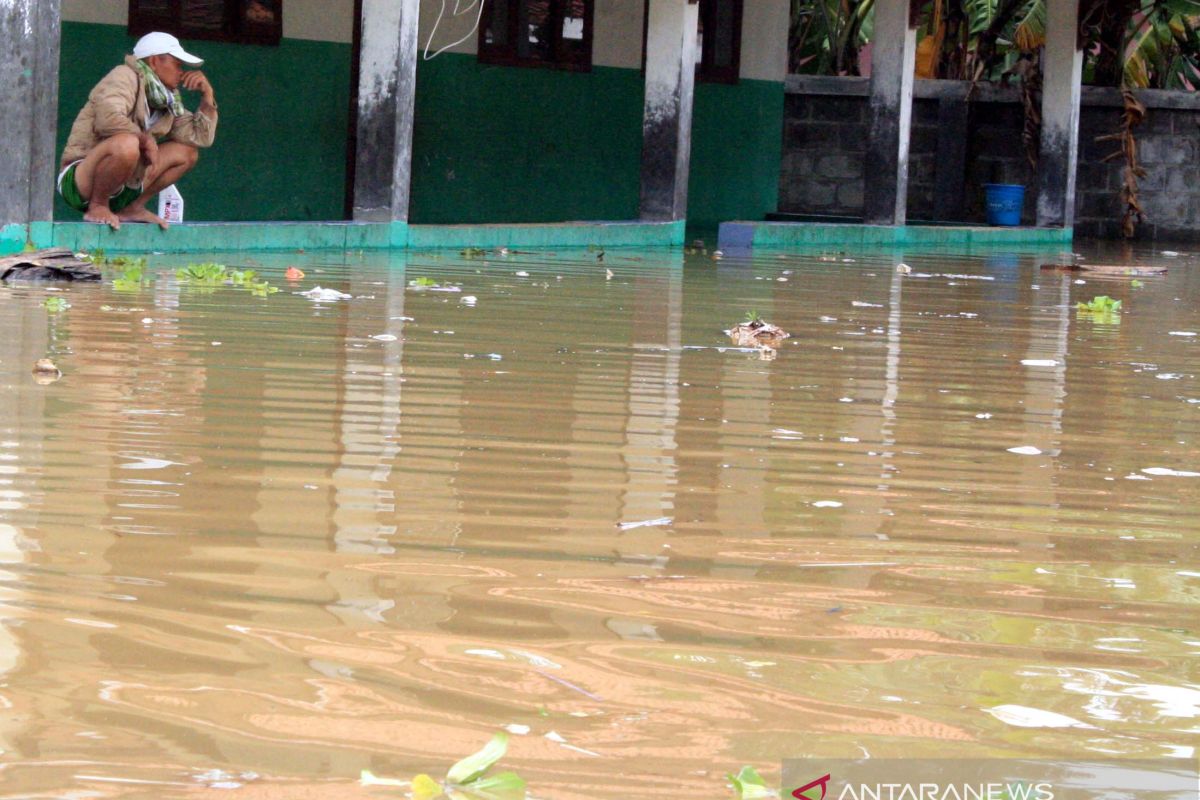 Banjir rendam ribuan rumah di Karawang