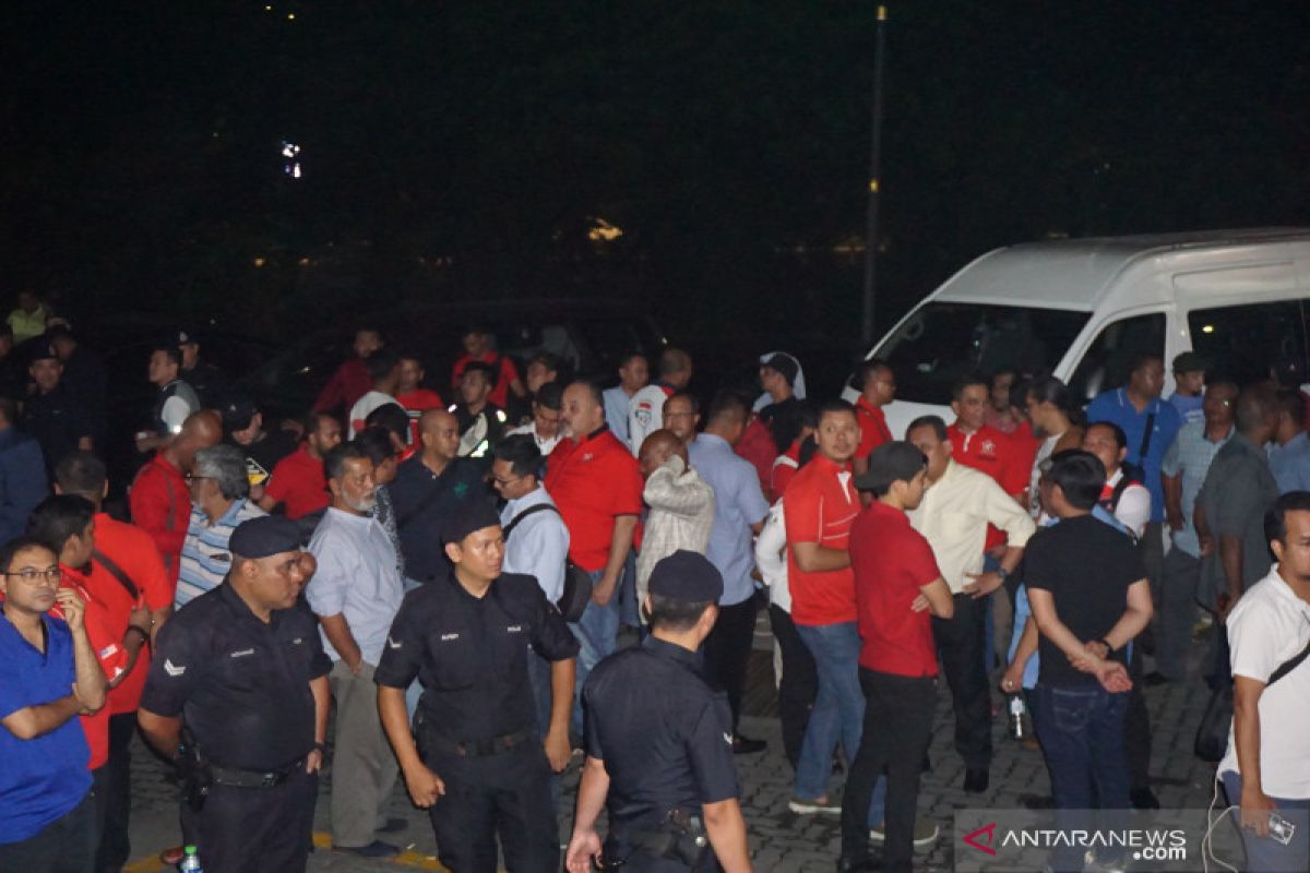 Musyawarah Partai Bersatu tolak Mahathir mundur dari ketua