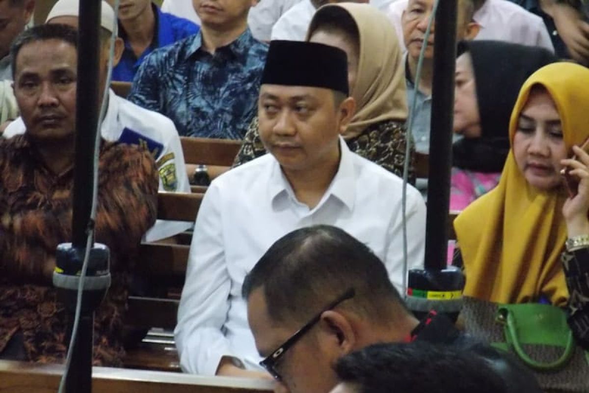 Bupati Lampung Utara nonaktif disidang kasus suap proyek Dinas PUPR