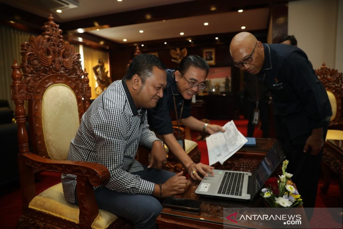 Bupati Gianyar isi data SP daring/online 2020