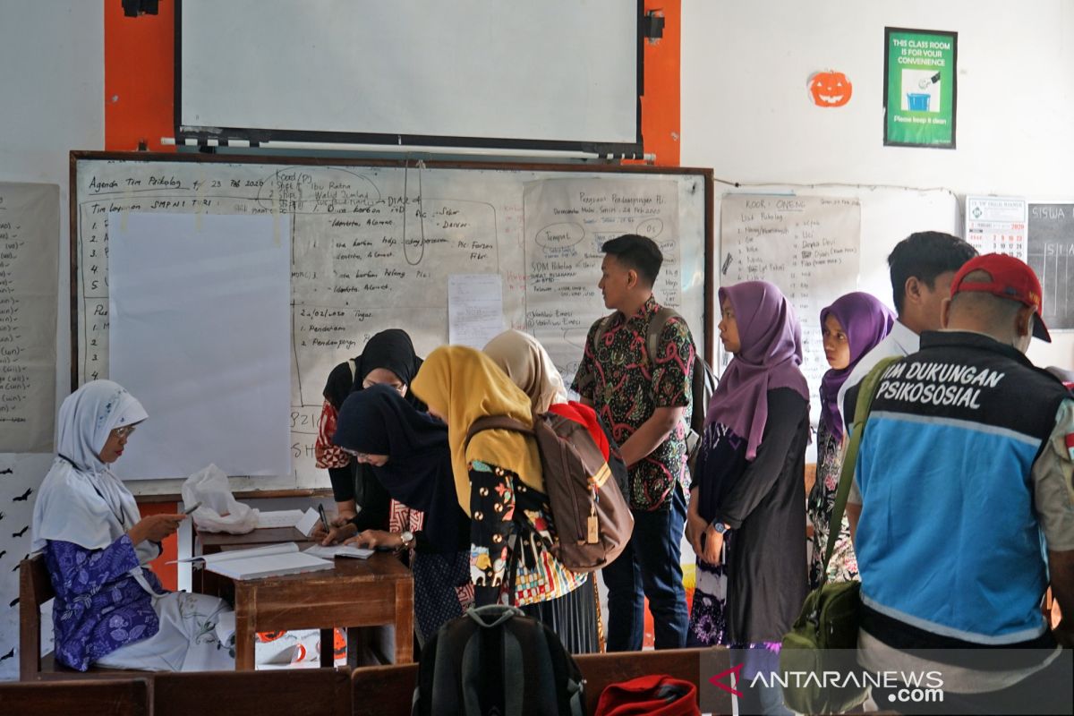 SMPN 1 Turi gelar Deklarasi Bangkit "Move On"