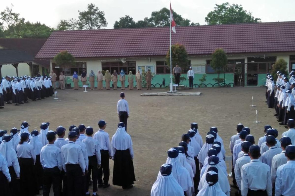 Aiptu Nofianto tekankan siswa tingkatkan kedispilinan belajar