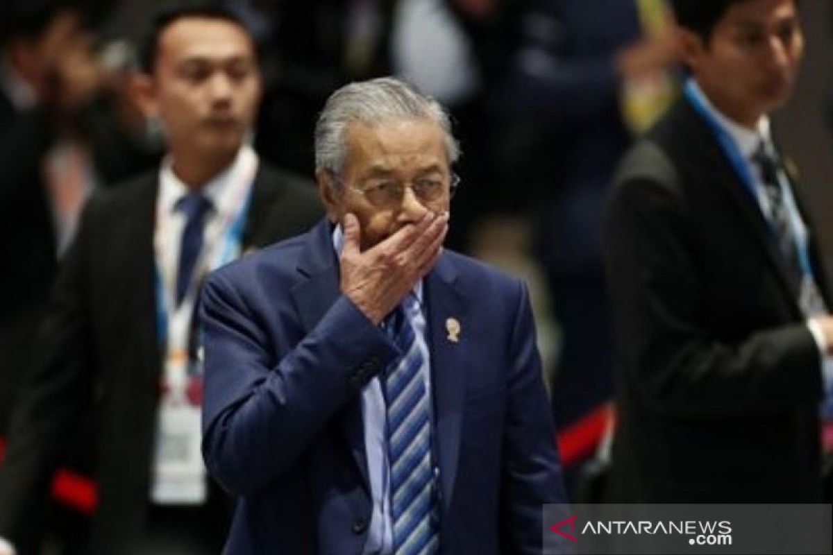 Mahathir Mohamad mundur sebagai Perdana Menteri Malaysia