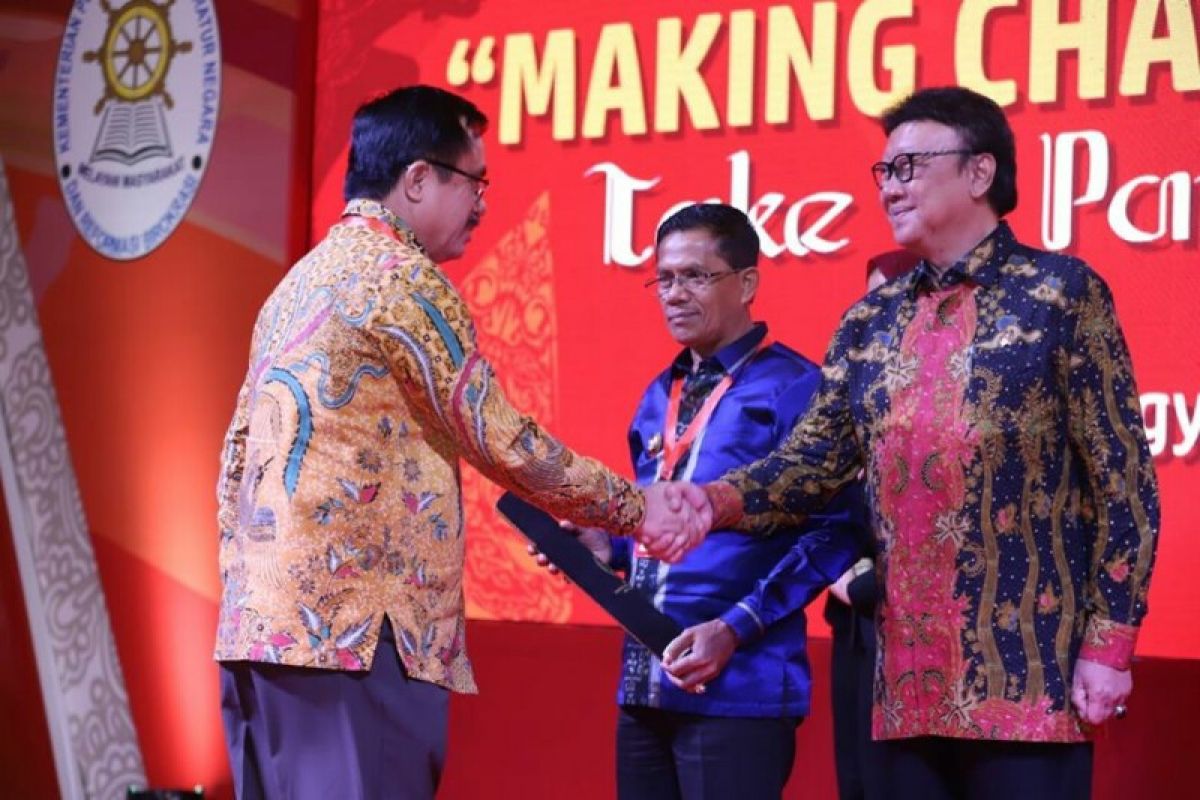 Pemkab Poso raih penghargaan Sakip Award 2019 Kategori B