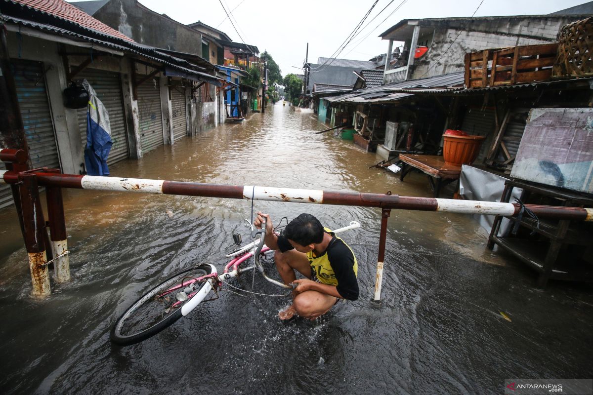 BNPB urges people to prepare for flood mitigation