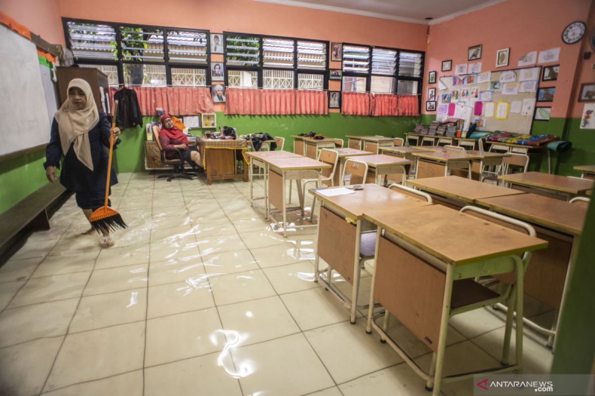 159 sekolah di Jakarta liburkan murid akibat banjir