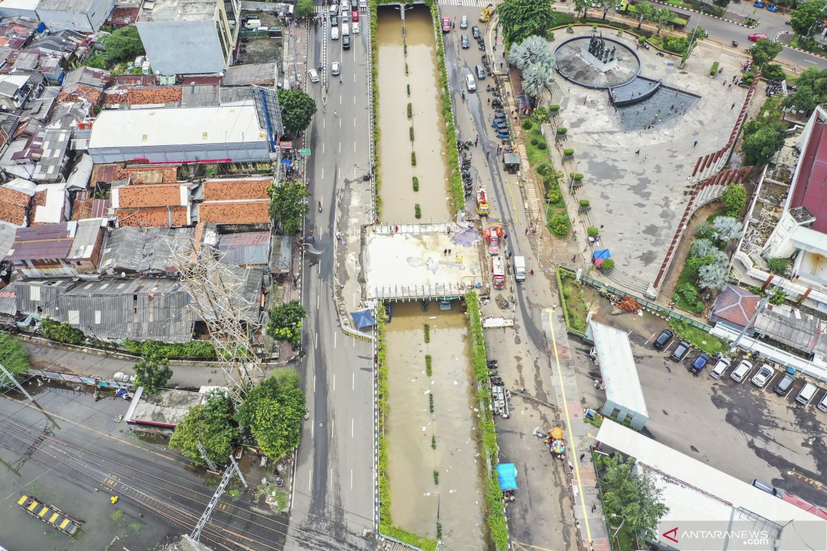 Banjir, pengusaha peti kemas Jakarta rugi ratusan miliar