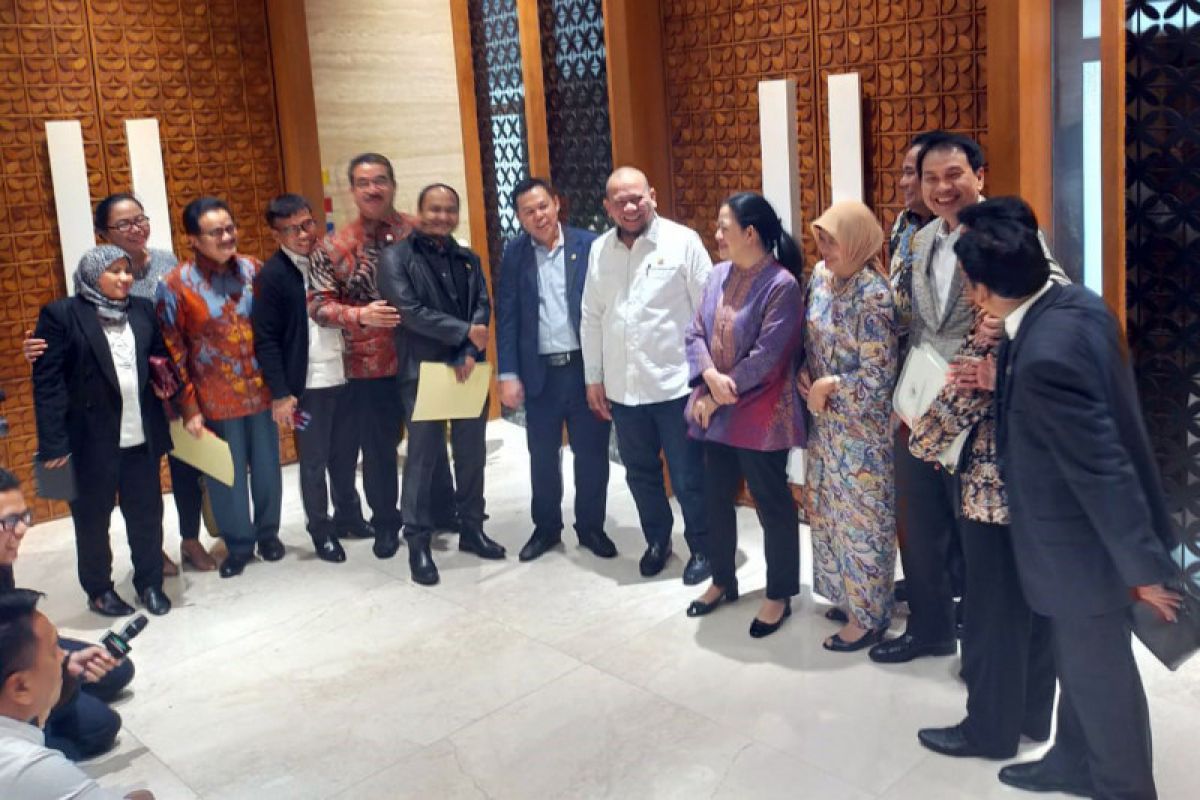 Anggota DPR-RI menyambut gembira penyerahan RUU Daerah Kepulauan