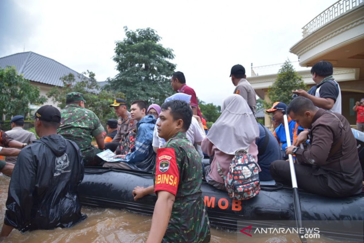 Banjir Bekasi  berstatus  tanggap darurat
