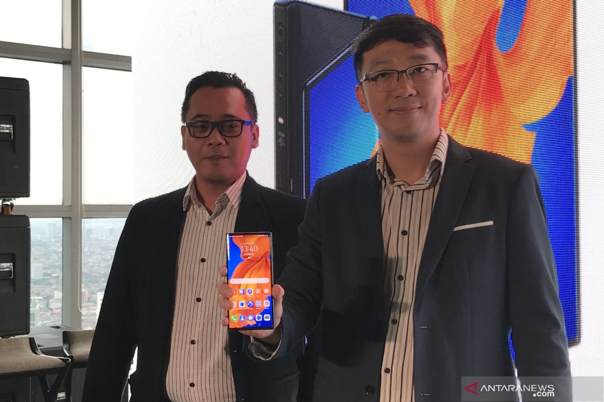 Huawei pastikan Mate Xs hadir di Indonesia, begini tampilannya