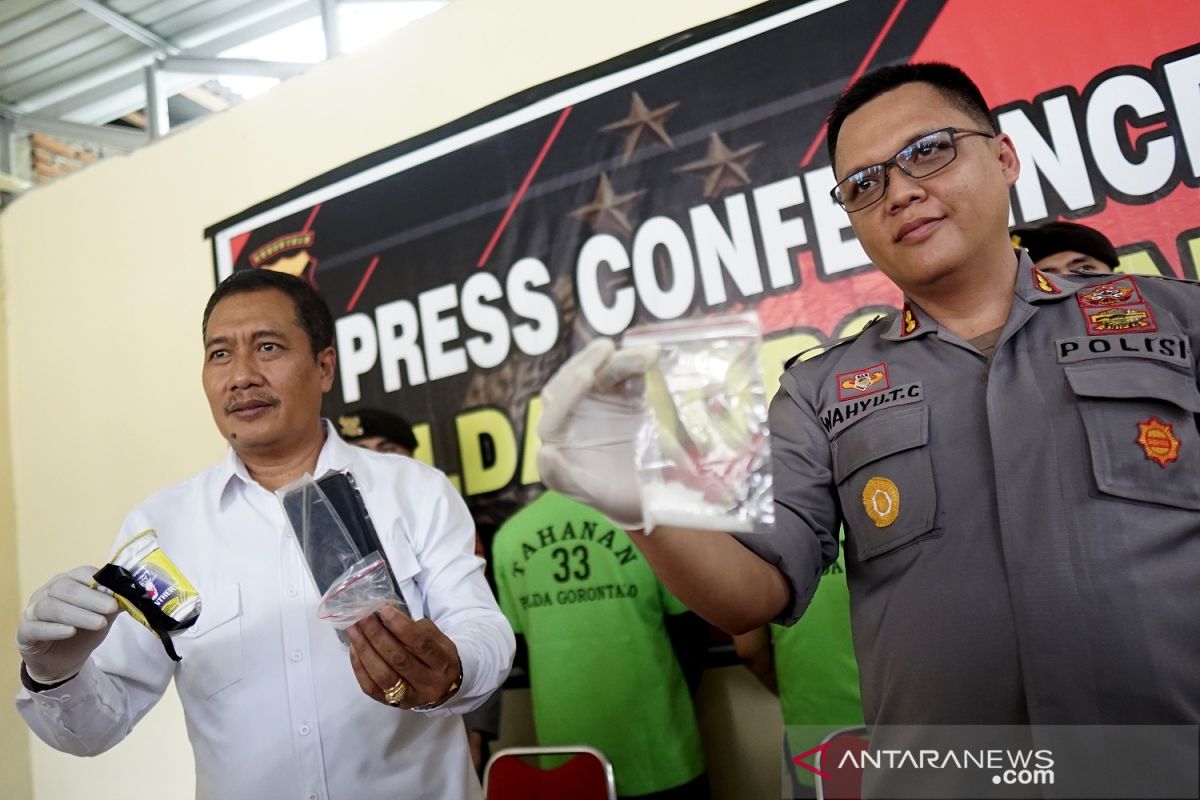 Polda Gorontalo tangkap dua tersangka bawa 10 gram sabu