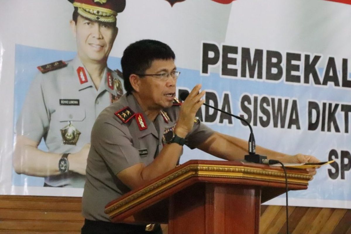 Kapolda Sulut bekali 195 siswa SPN