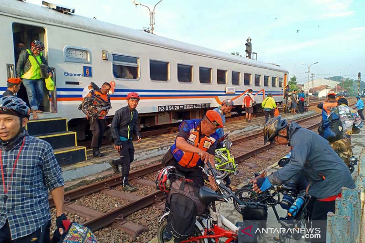 KAI bakal menambah KA yang melayani penumpang di Stasiun Sidareja