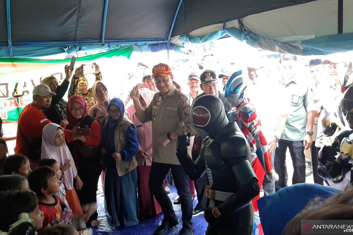 Menteri Sosial hibur anak-anak korban banjir di Pekalongan