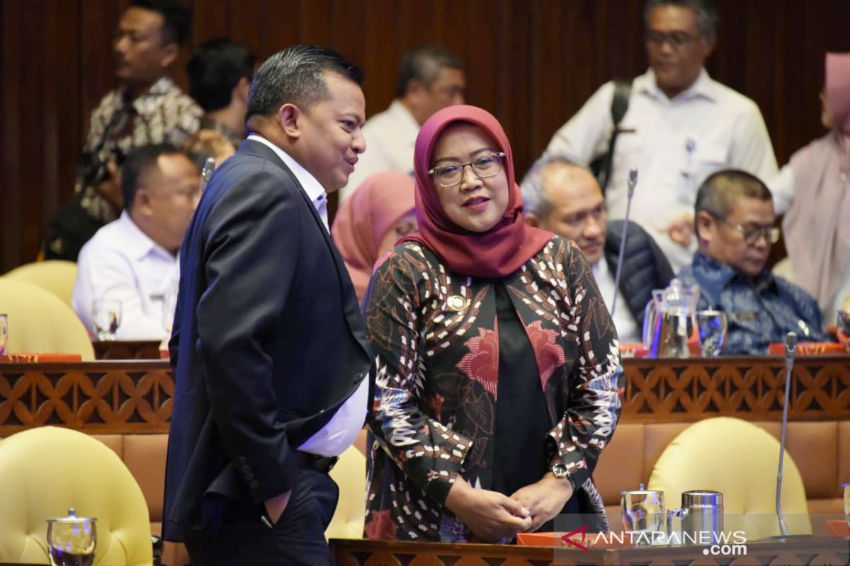 Satu-satunya kepala daerah di rapat banjir, Ade Yasin dapat pujian DPR