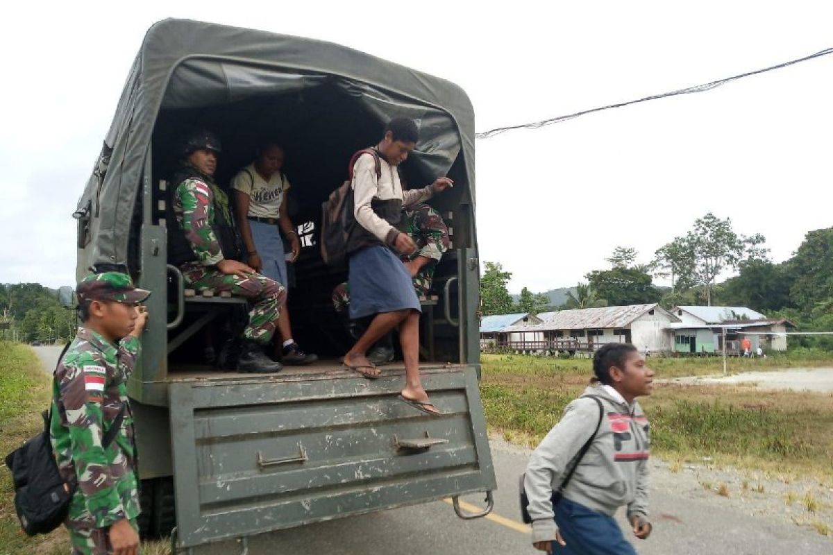 Indonesian soldiers bridge teacher shortage gap in Papua