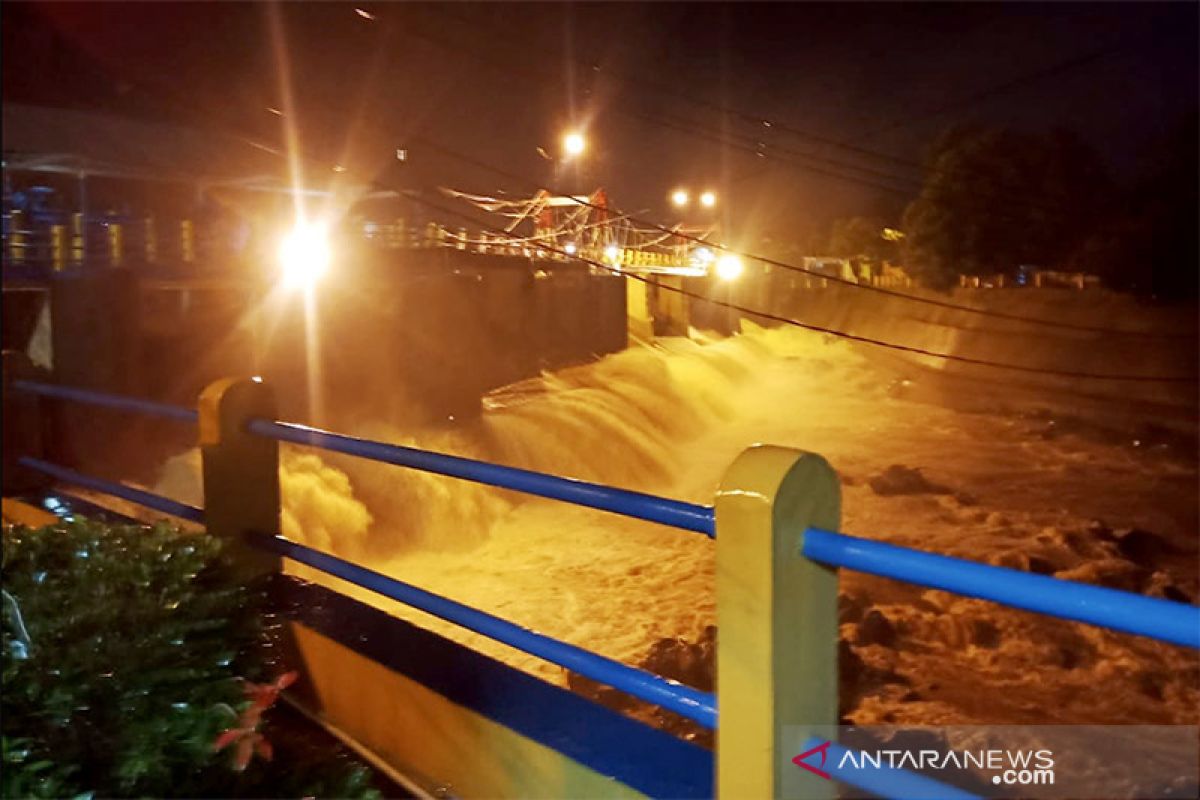 TMA di Bendung Katulampa Bogor naik jadi 50 cm