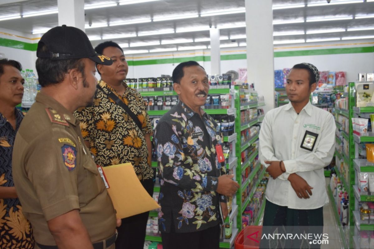 Sejumlah toko swalayan di Lumajang terjaring OTT masih gunakan kantong plastik