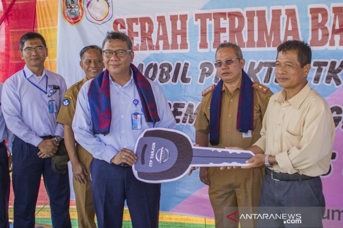 Indocement supports improving quality of S Kalimantan vocational school graduates