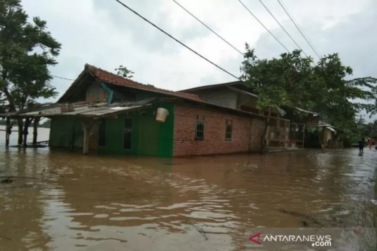 14 kecamatan di Karawang terendam banjir