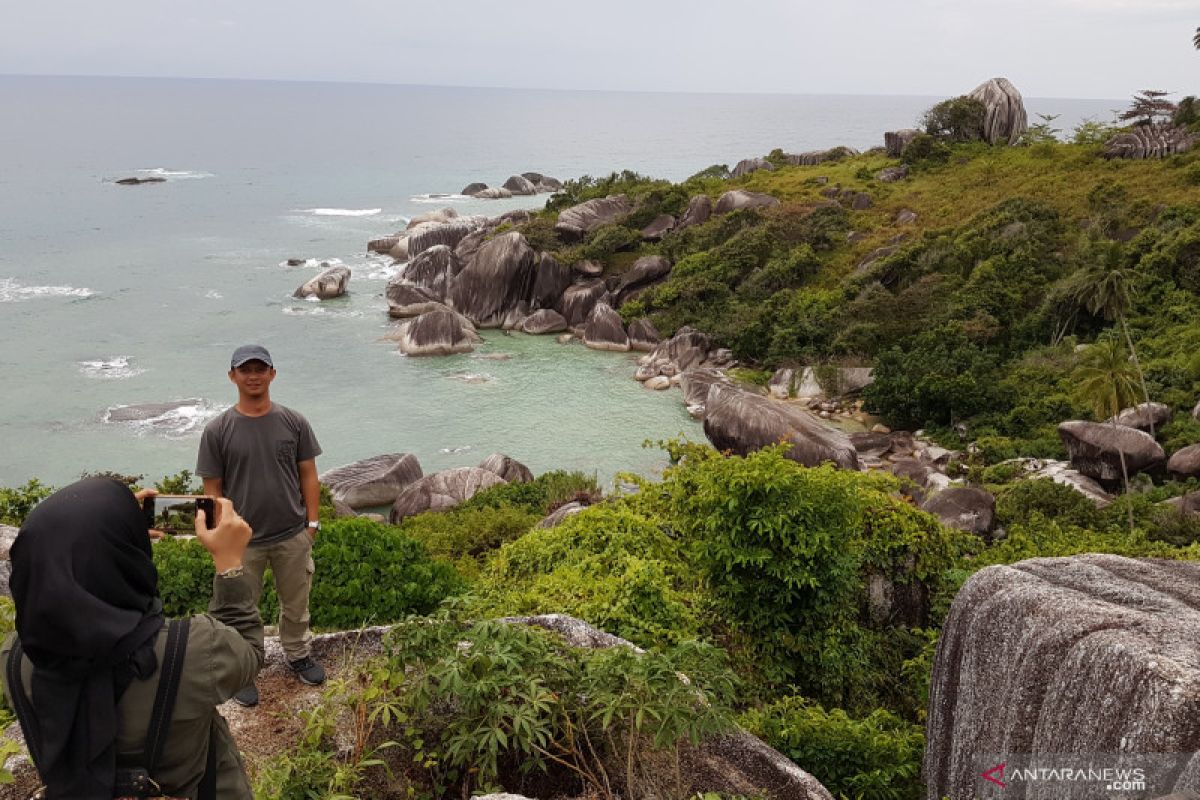 Natuna, wisata meningkat harga ikan turun