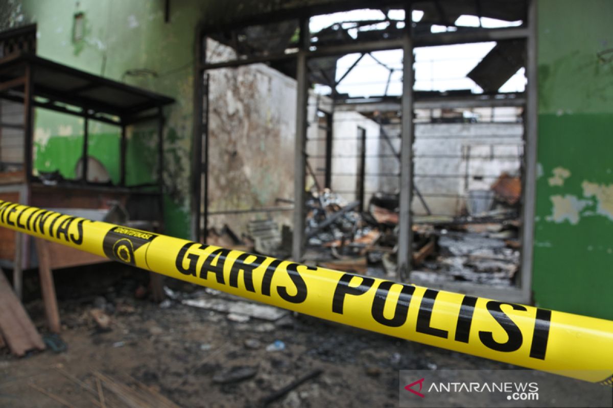 Sebuah panti pijat di Kupang terbakar