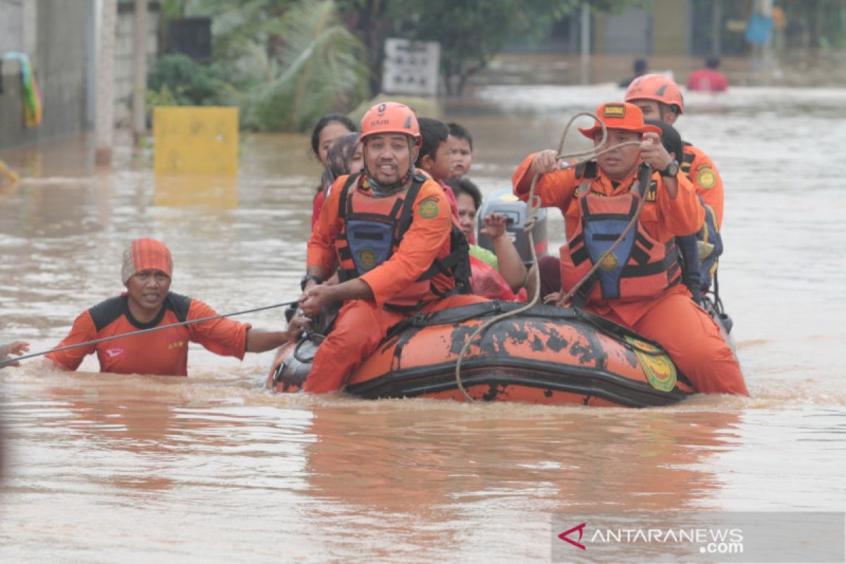 Banjir meluas, Karawang berstatus tanggap darurat bencana