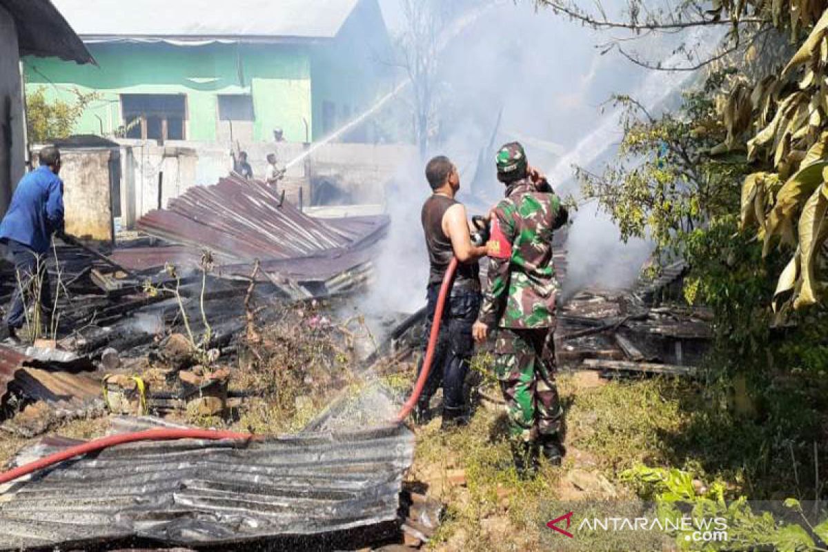 Ditinggal ke pasar, rumah pedagang di Lhokseumawe ludes terbakar