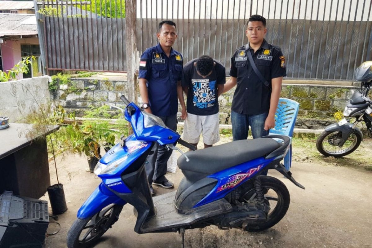 Polisi Jayapura tangkap remaja pencuri motor di Angkasa