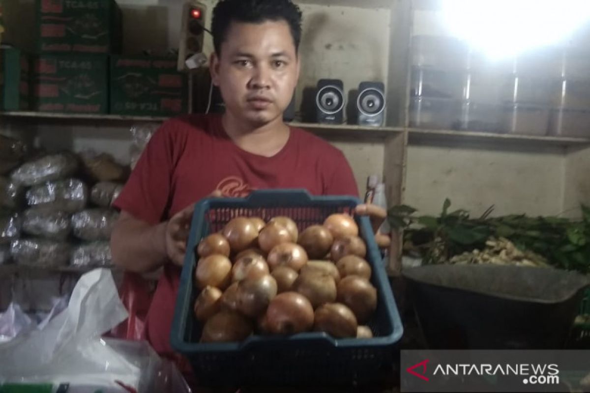 Dari Rp20 ribu per kilogram kini harga bawang bombay menggila