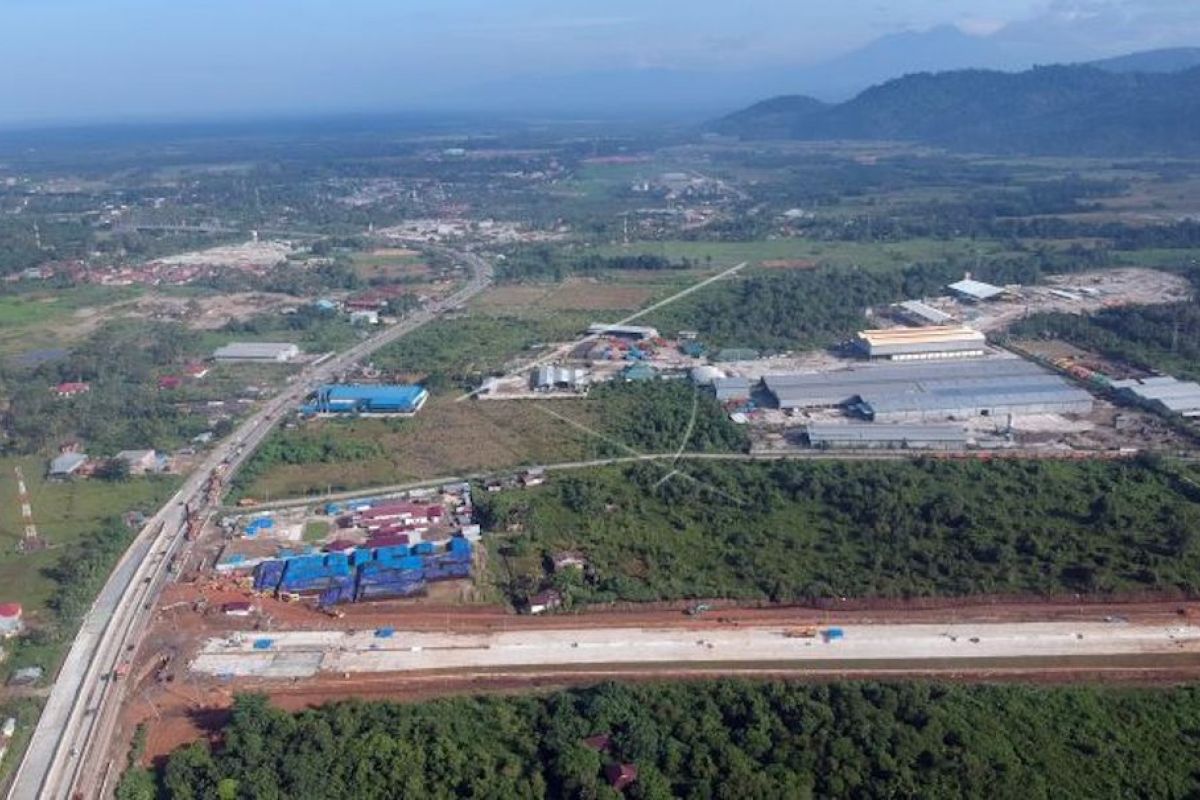 Pembangunan jalan tol Padang-Pekanbaru untuk kesejahteraan masyarakat