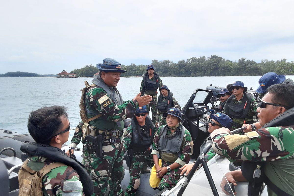Amphibious forces conduct maritime patrolling of Sebaru Kecil Island