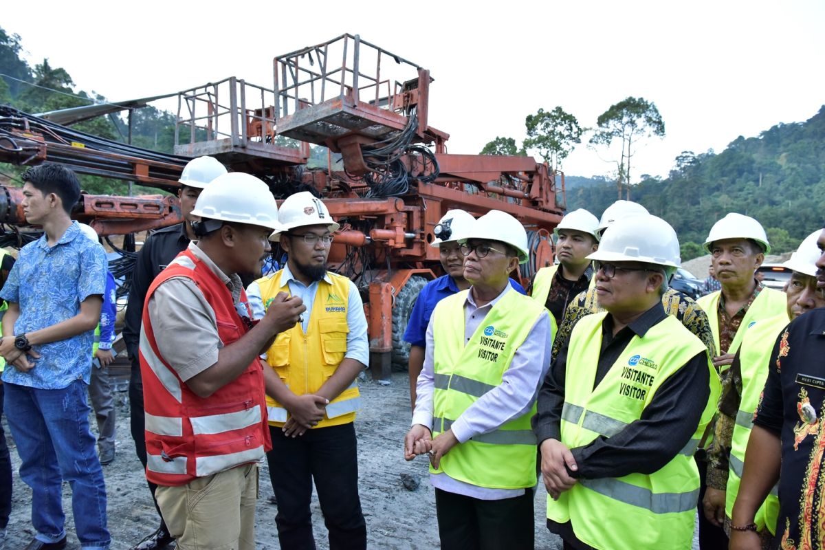 Fachrori cek progres pembangunan PLTA Batang Merangin Kerinci