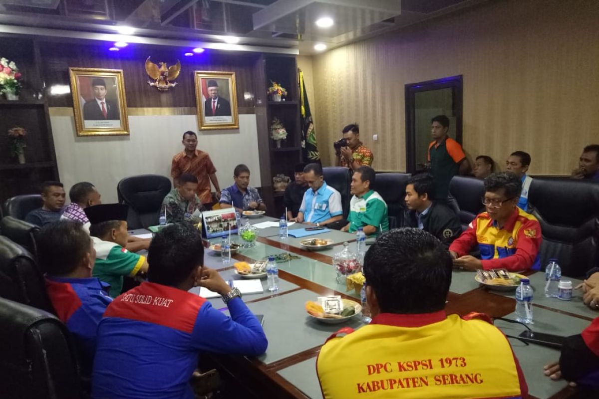 Soal omnibus law, buruh Banten mengadu ke DPRD