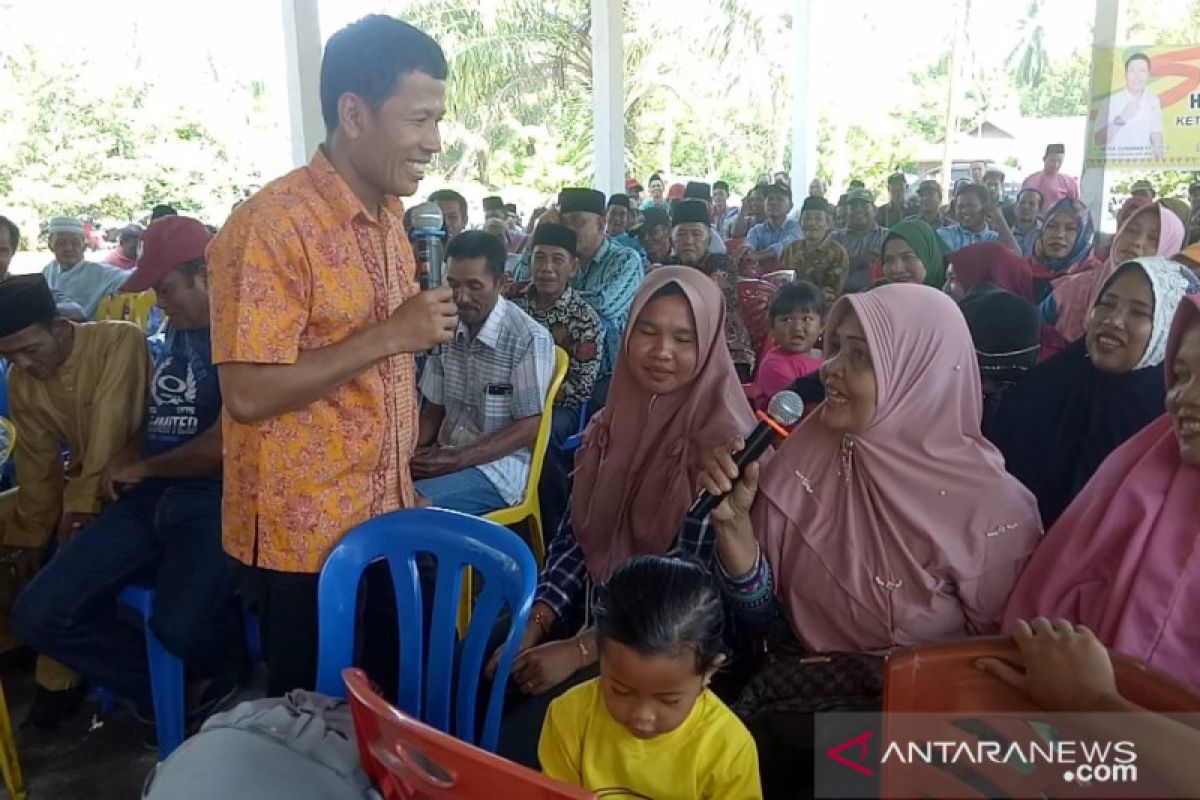 Kuburan saja dipagar, masak sekolah kami tidak berpagar, curhat kepala sekolah kepada Ketua DPRD Riau