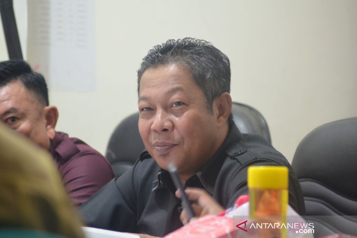 DPRD Gorontalo Utara minta pemkab data pelaku usaha belum berizin