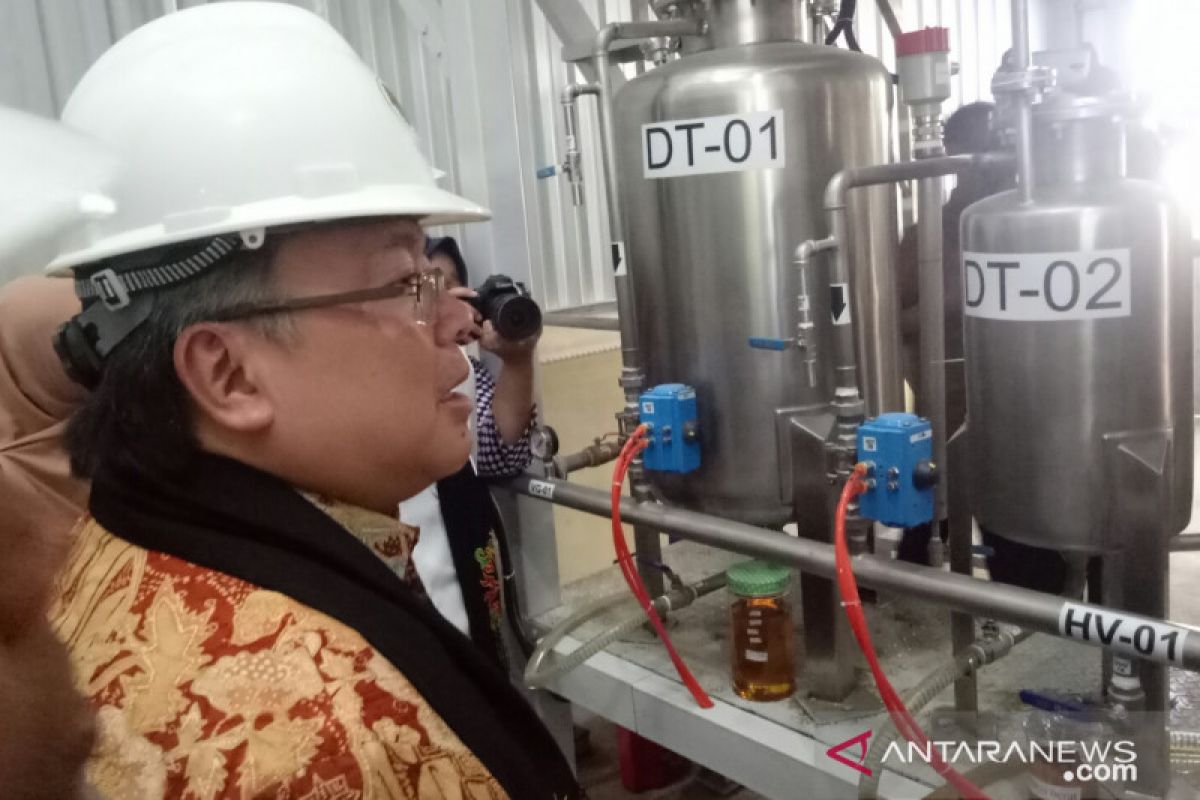 Alat fraksinasi minyak nilam diresmikan Menristek di Aceh