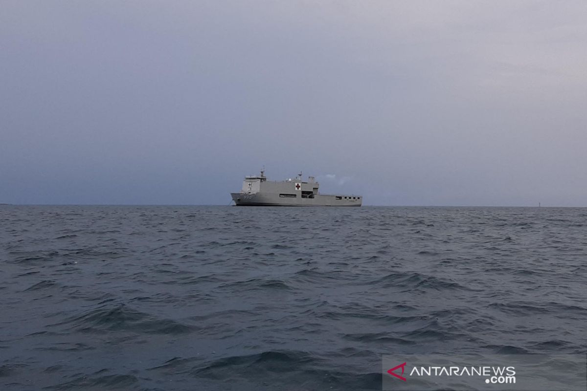 KRI dr Suharso-990 tiba di perairan Pulau Sebaru pukul 13.00 WIB