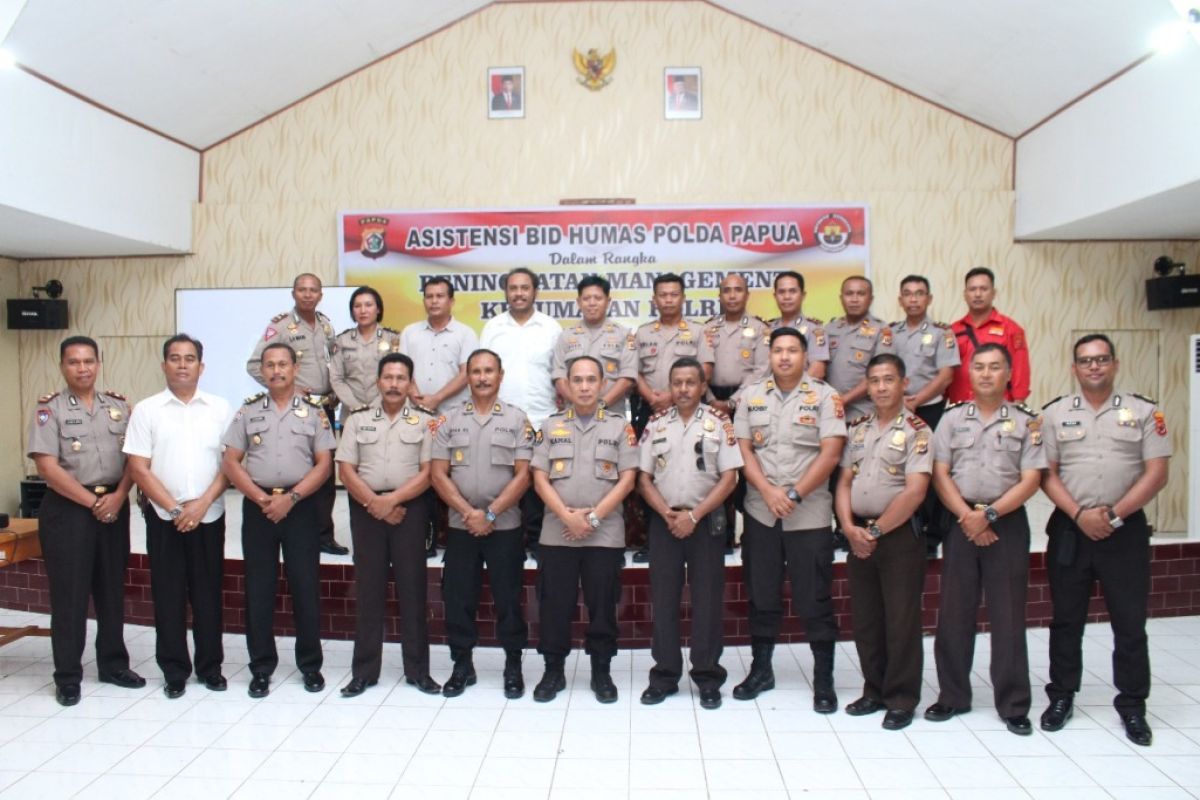 60 personel Polri ikuti kegiatan kehumasan di Polres Biak Numfor